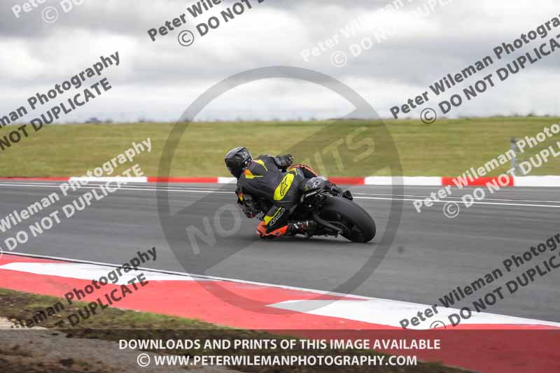 cadwell no limits trackday;cadwell park;cadwell park photographs;cadwell trackday photographs;enduro digital images;event digital images;eventdigitalimages;navarra;no limits trackdays;peter wileman photography;racing digital images;trackday digital images;trackday photos